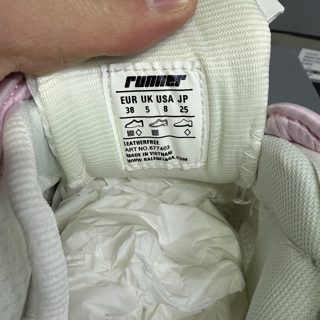 Balenciaga BLCG Runner7.0 - Image 121
