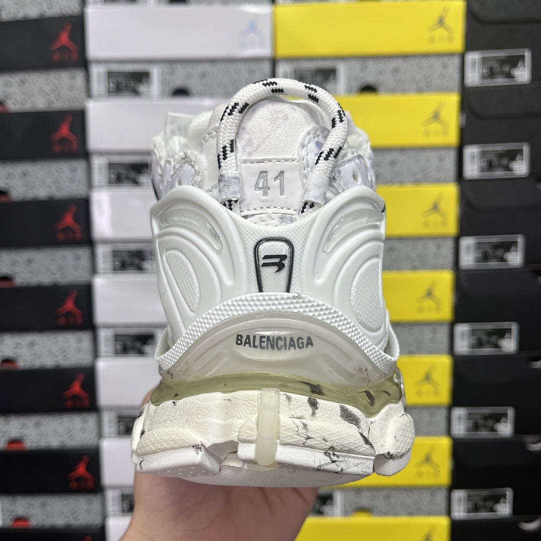 Balenciaga BLCG Runner 7.5 - Image 9