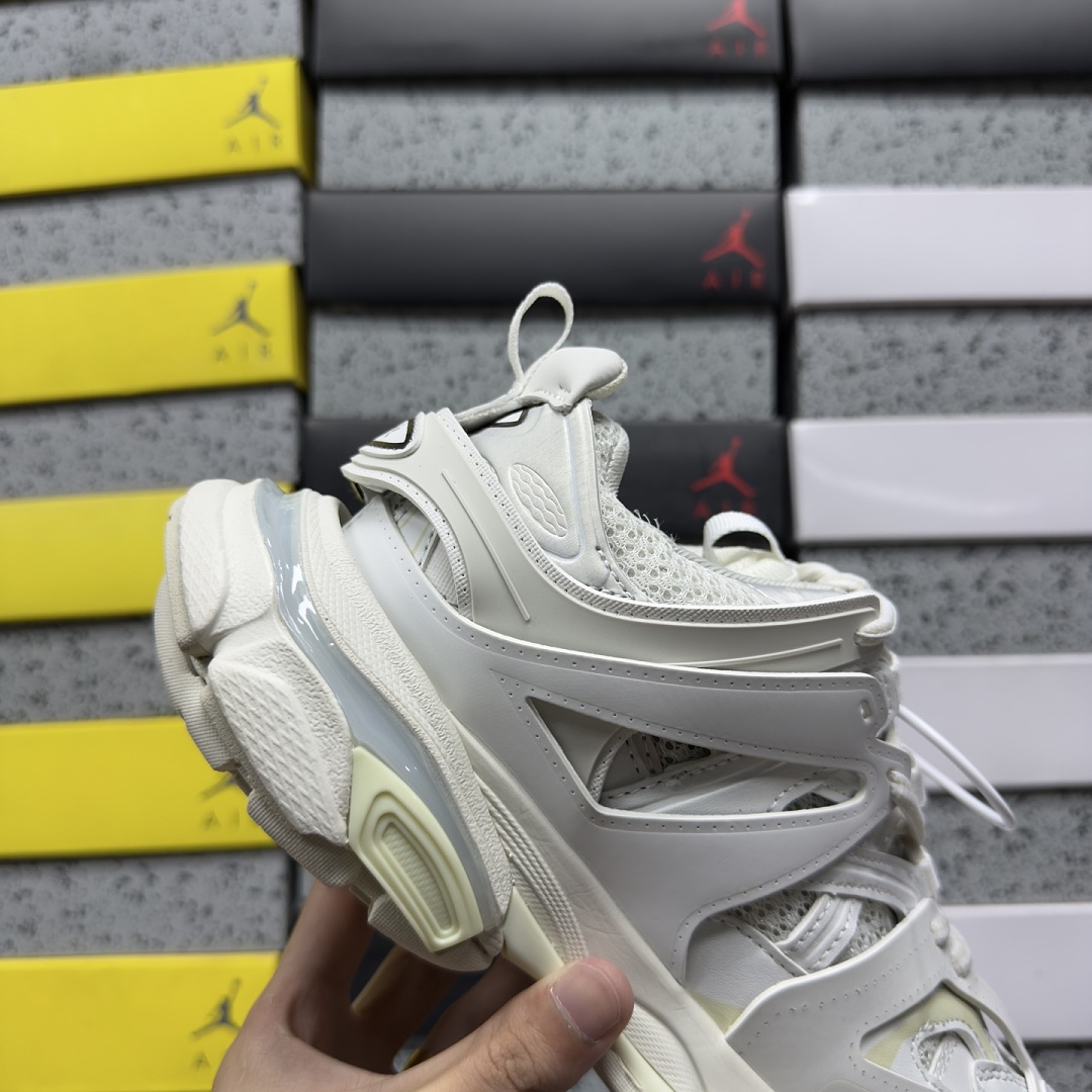 Balenciaga BLCG Track LED 3.0 (White) - Image 7