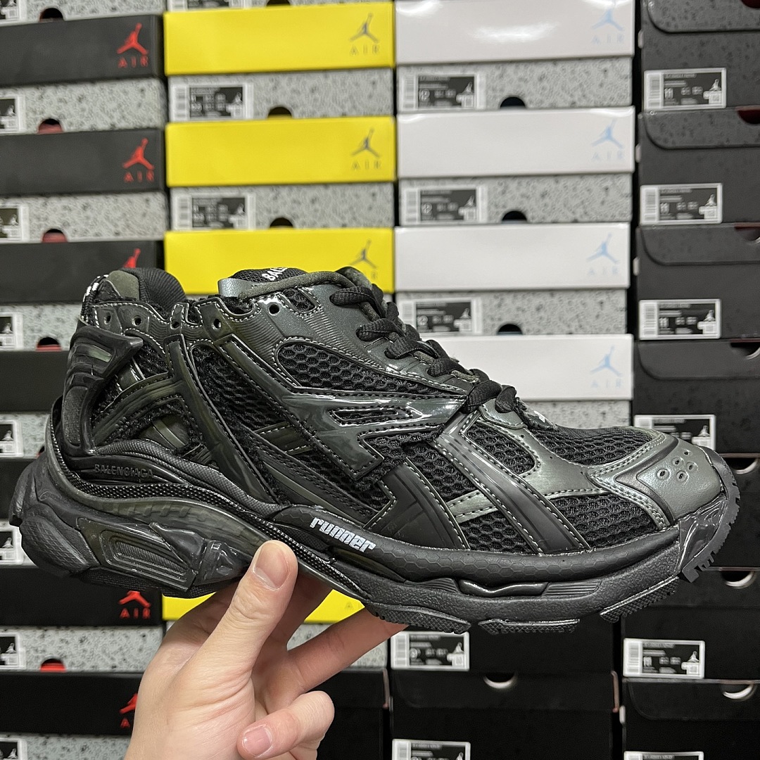 Balenciaga BLCG Runner 7.0 - Image 3