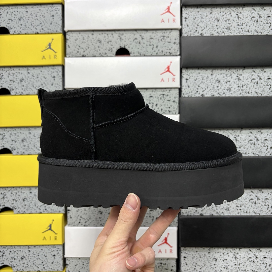 UGG Classic 5Cm Black -5092 - Image 3