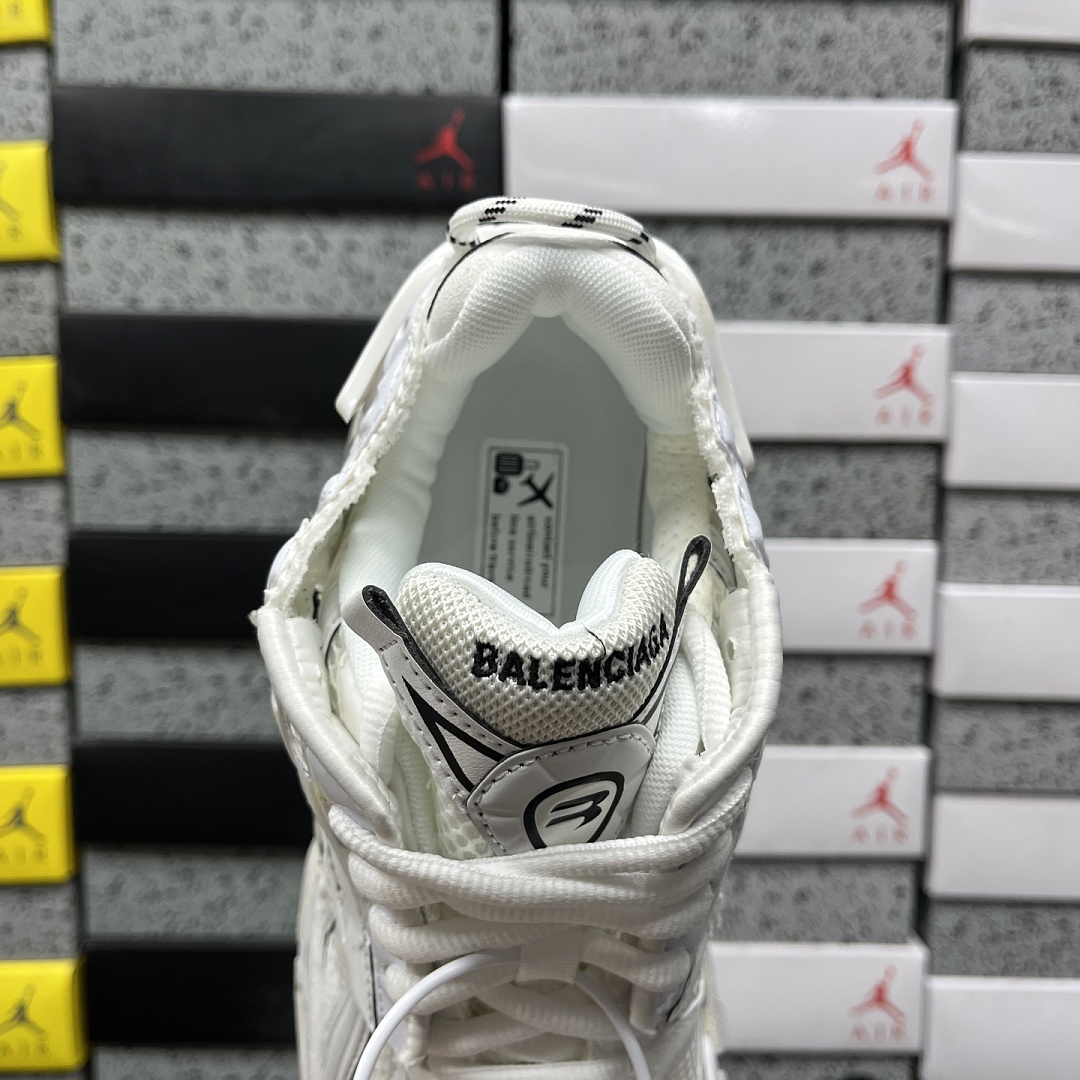 Balenciaga Runner LED 7.0 (Triple White) - Image 5