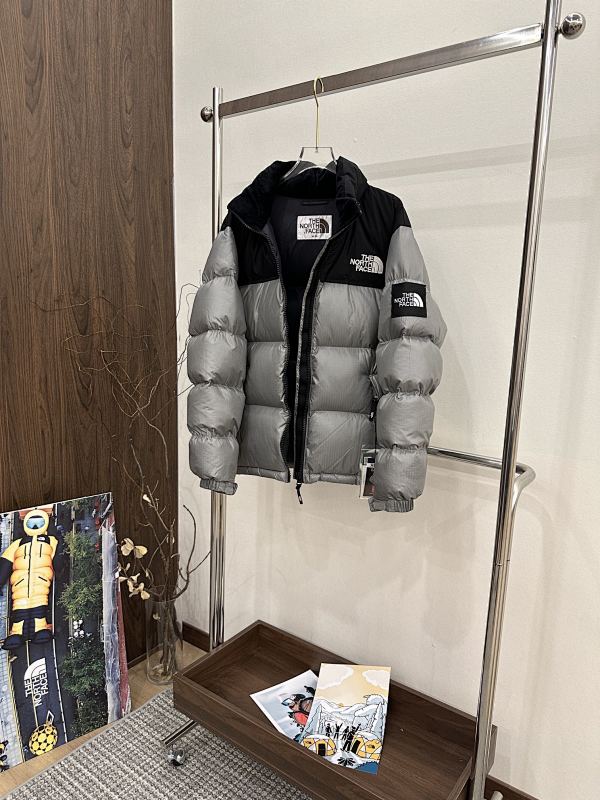 Chanel The North Face White Label Novelty Nuptse Down Jacket (Asia Sizing)