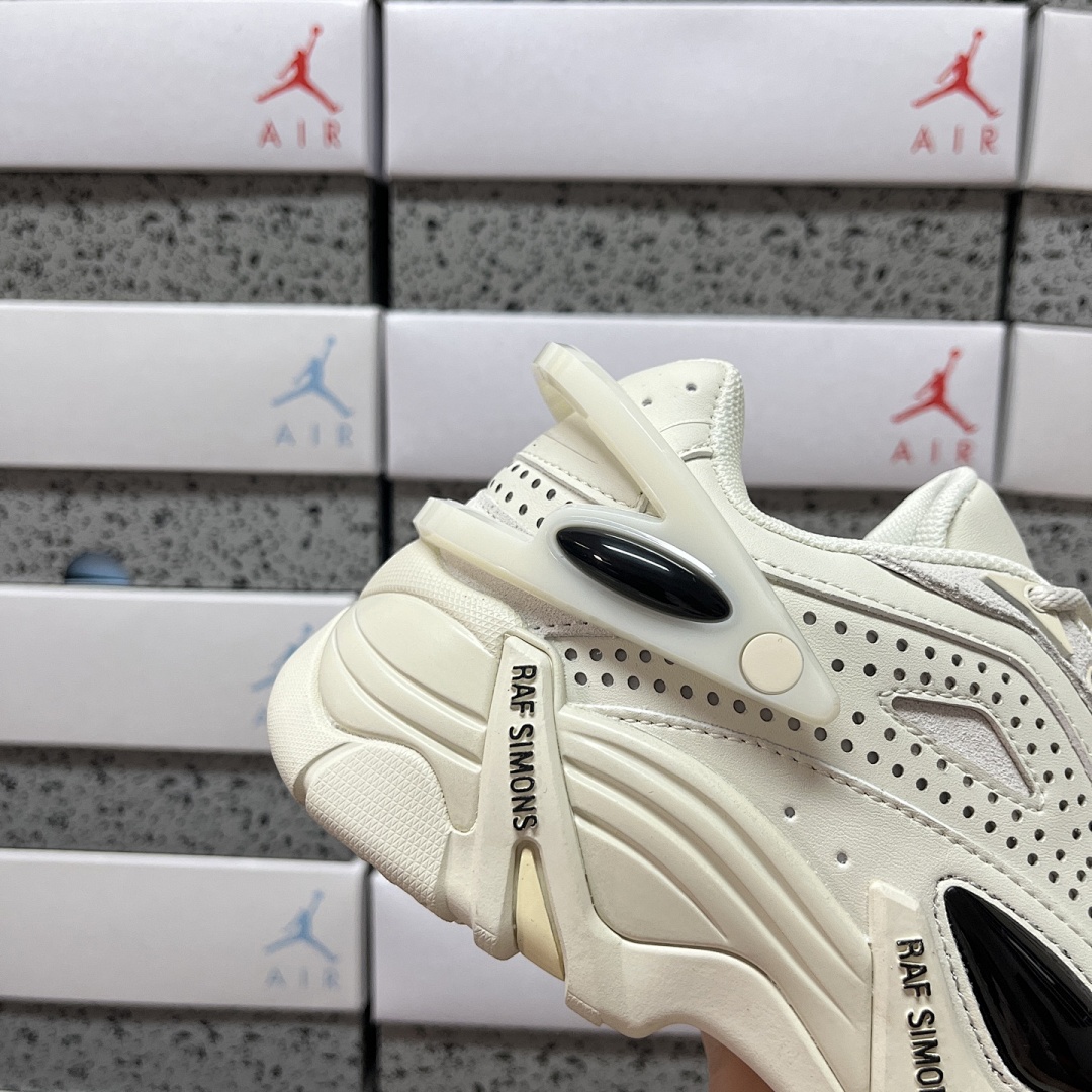 On Running Raf Simons Cylon-21 - Image 8