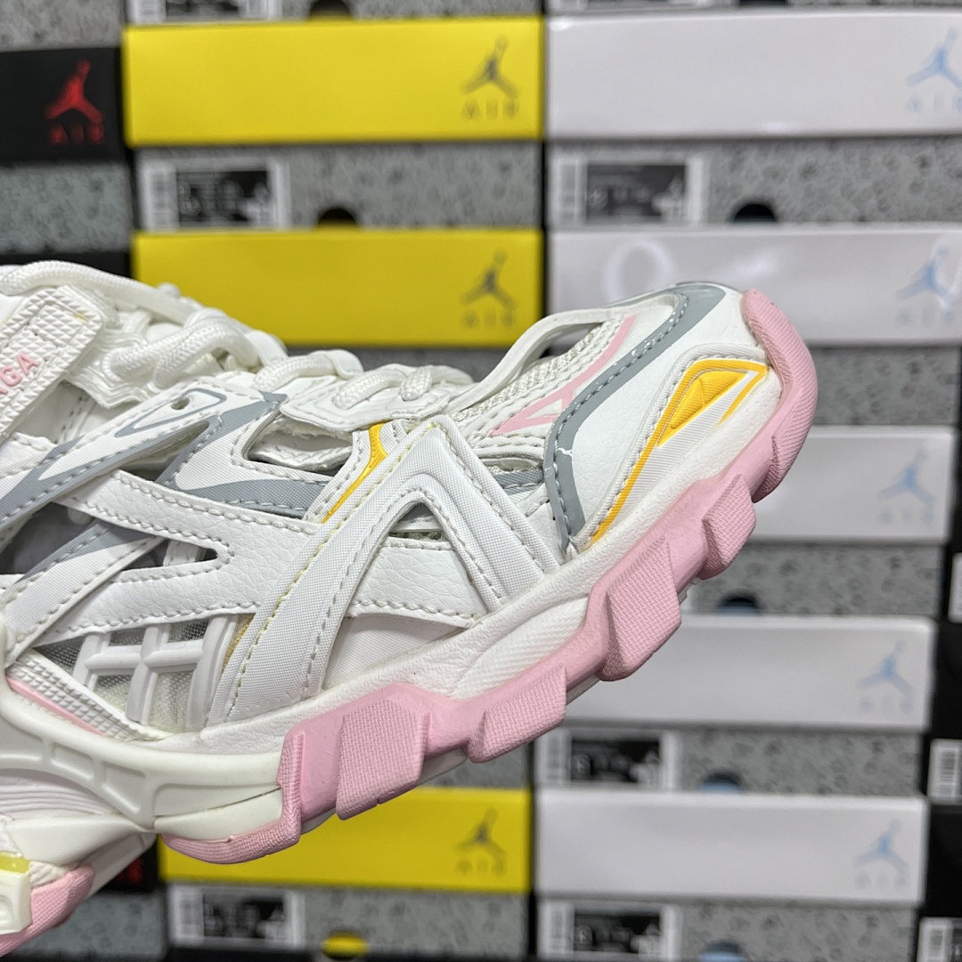 Balenciaga Track 2.0 - Image 15