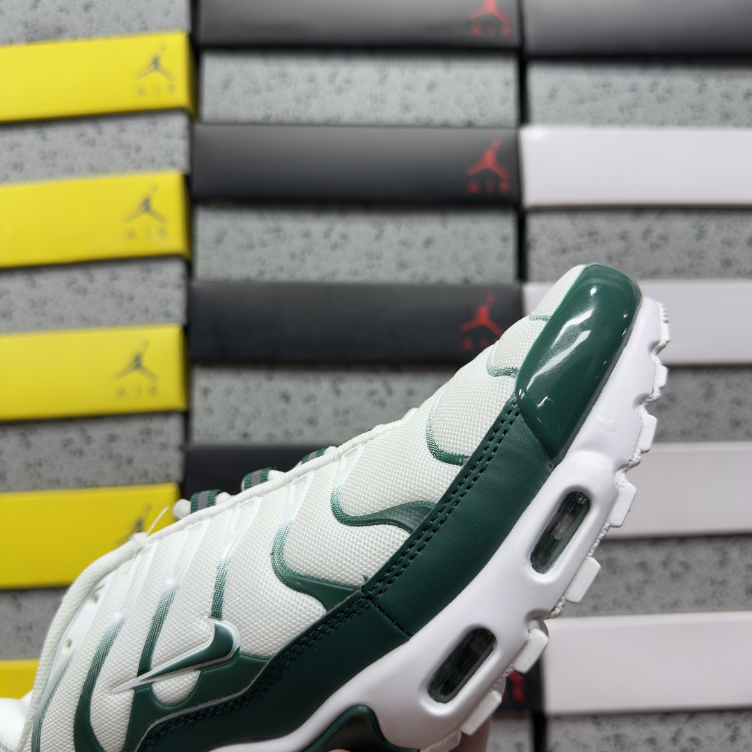 Nike Air Max Plus - Image 6