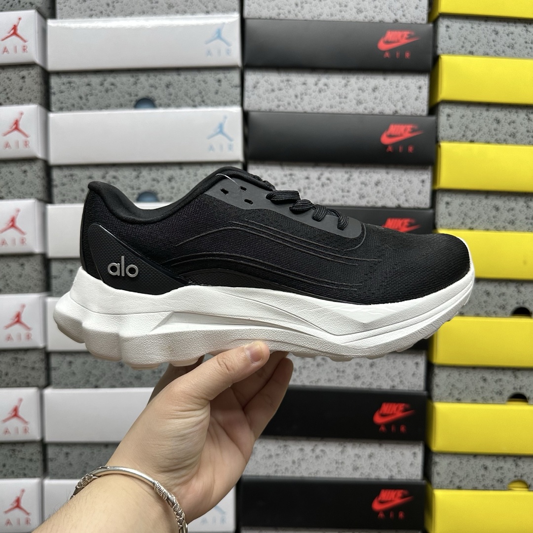Alo Yoga Rnner A0590U_WHITE-BLACK - Image 3