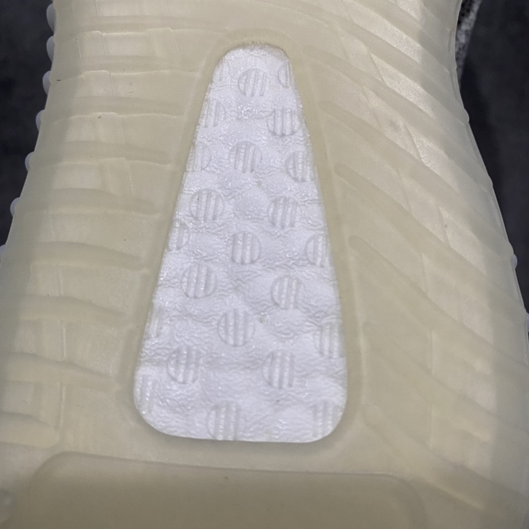 Adidas Yeezy 350 - Image 17