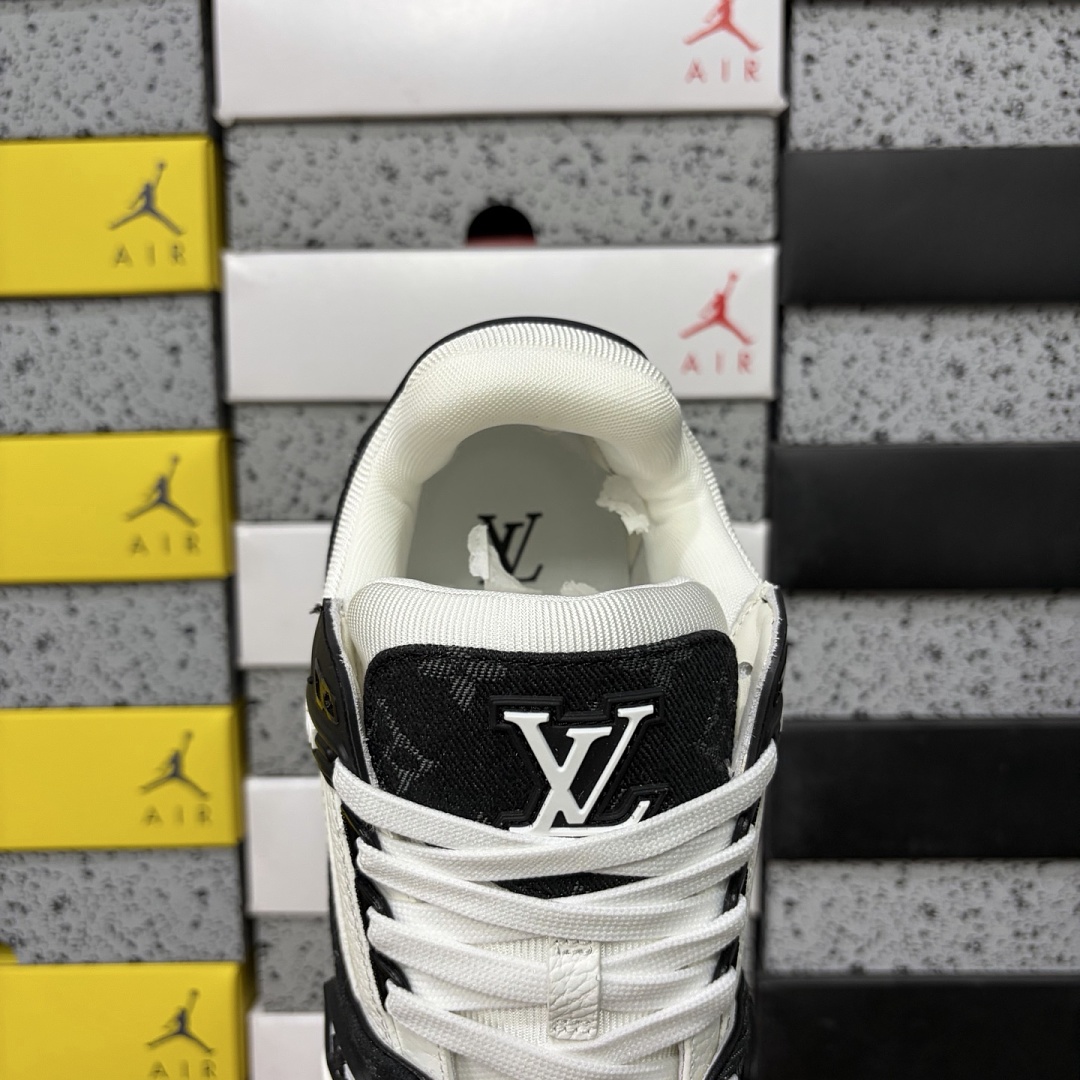 Louis Vuitton Trainer - Image 5