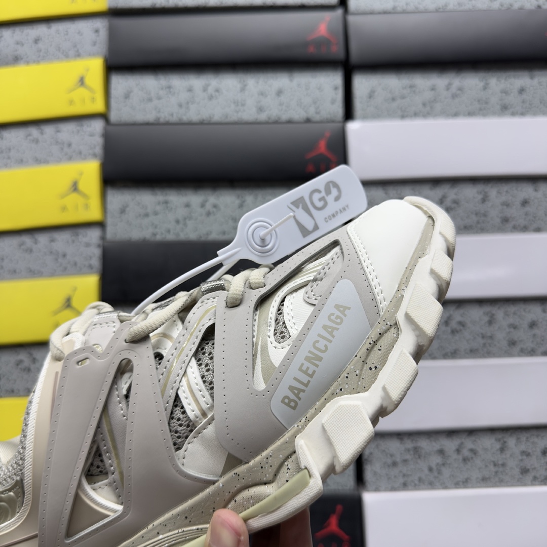 Balenciaga BLCG Track 9697 Off White Label - Image 3