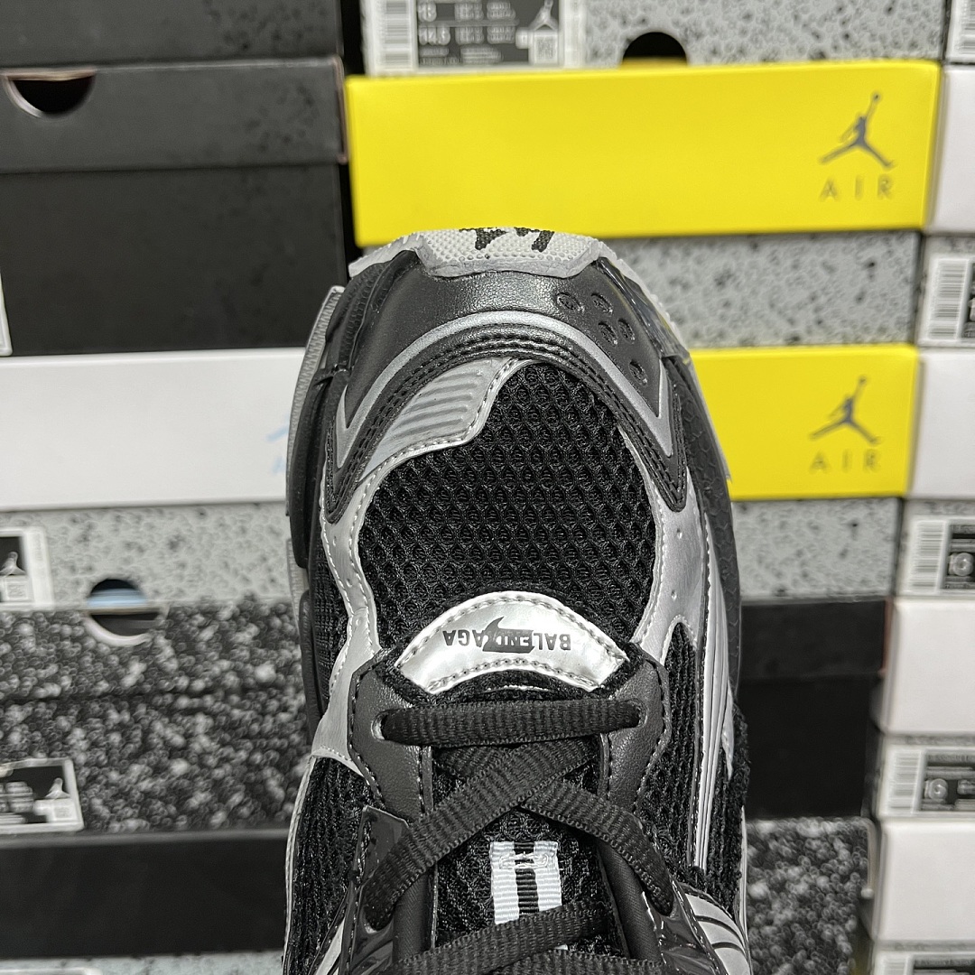 Balenciaga BLCG Runner 7.5 - Image 6
