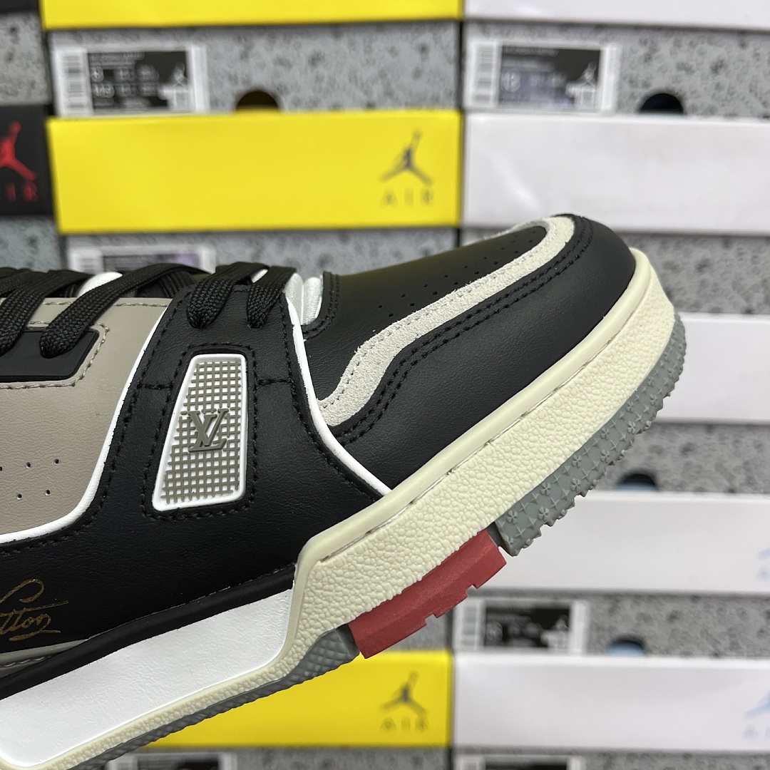 Louis Vuitton Trainer V2-04 - Image 6
