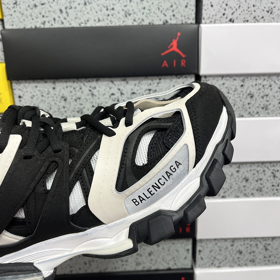 Balenciaga Track - Image 3