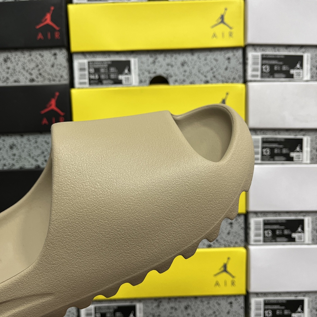 Adidas Kanye West X Yeezy Slide "Resin" - Image 3