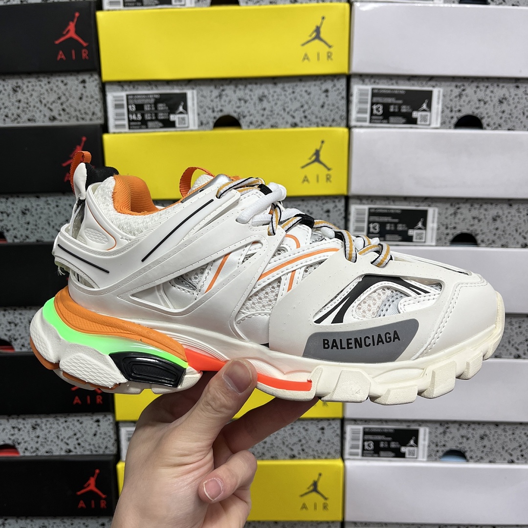 Balenciaga BLCG Track 3.0 Orange LED - Image 2
