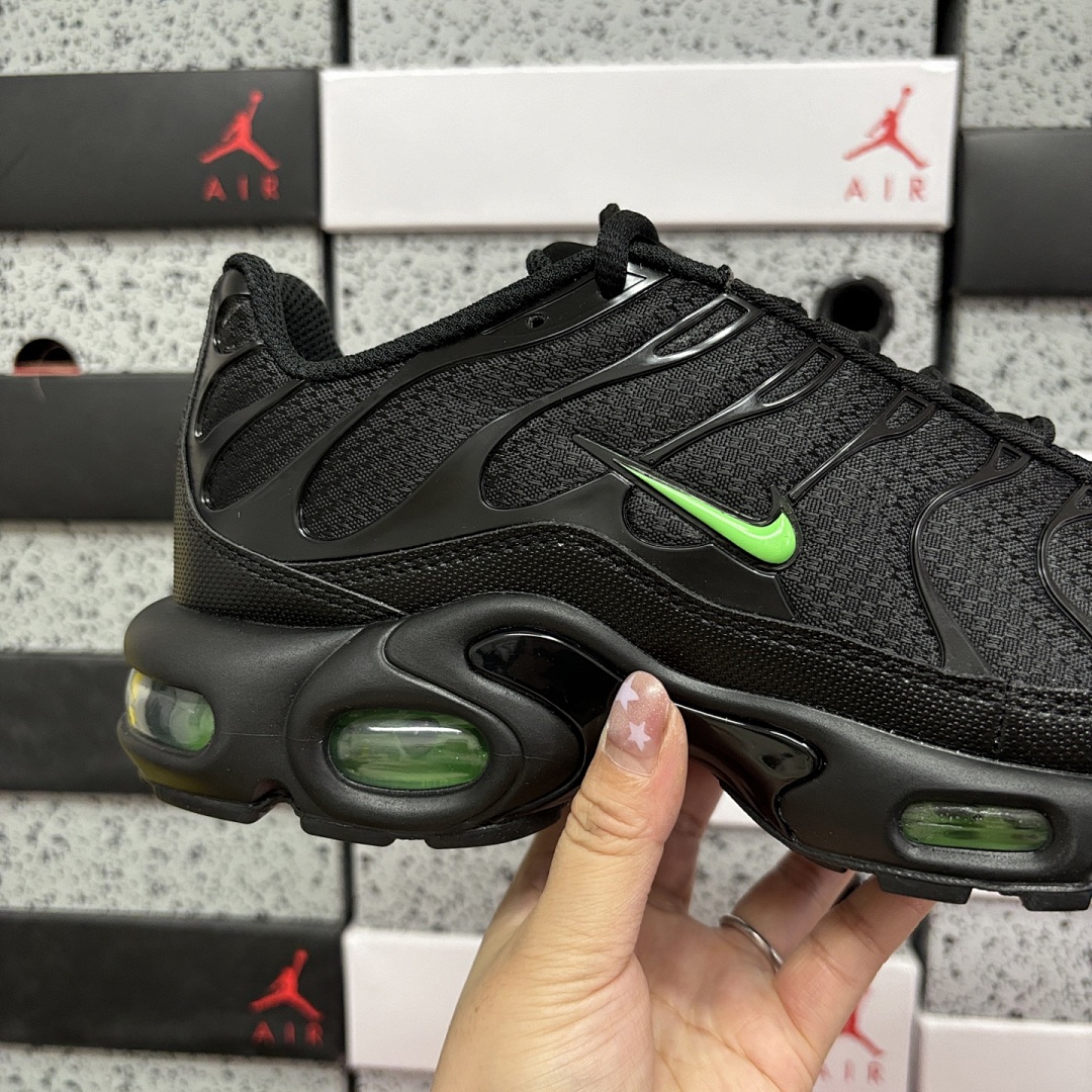 Nike Air Max Plus Black Green Strike - Image 4