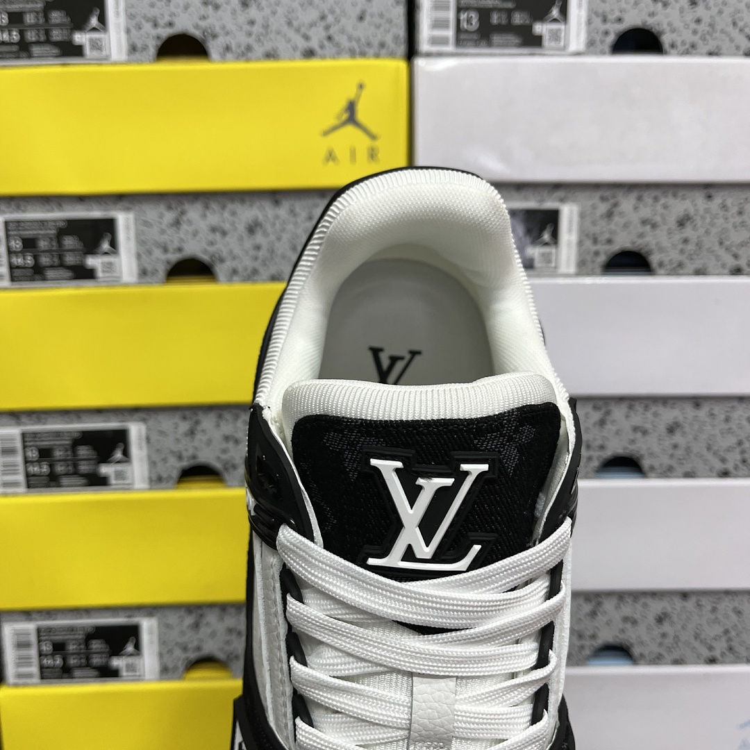 Louis Vuitton Trainer 1-03 - Image 7