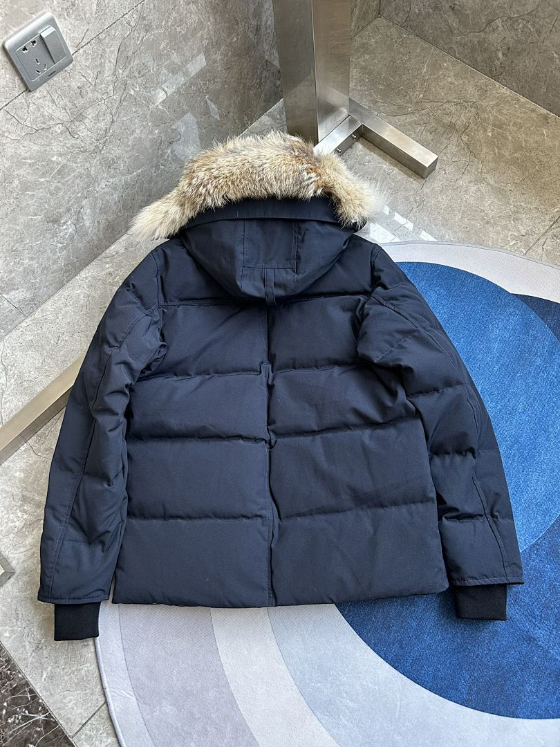 Canada Goose Wyndham Parka - Image 13