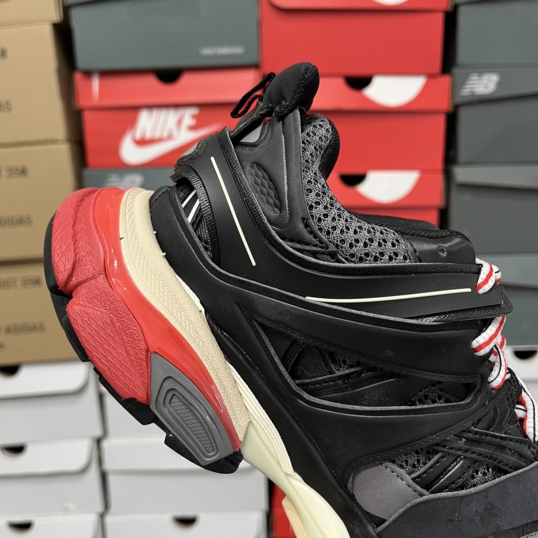 Balenciaga BLCG Track - Image 112