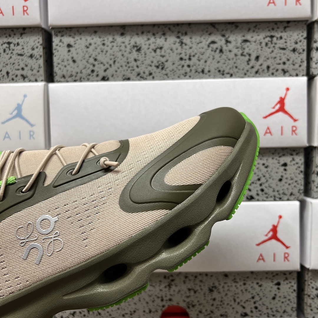On Running Cloudsolo LOEWE (Khaki Green Sand) - Image 2