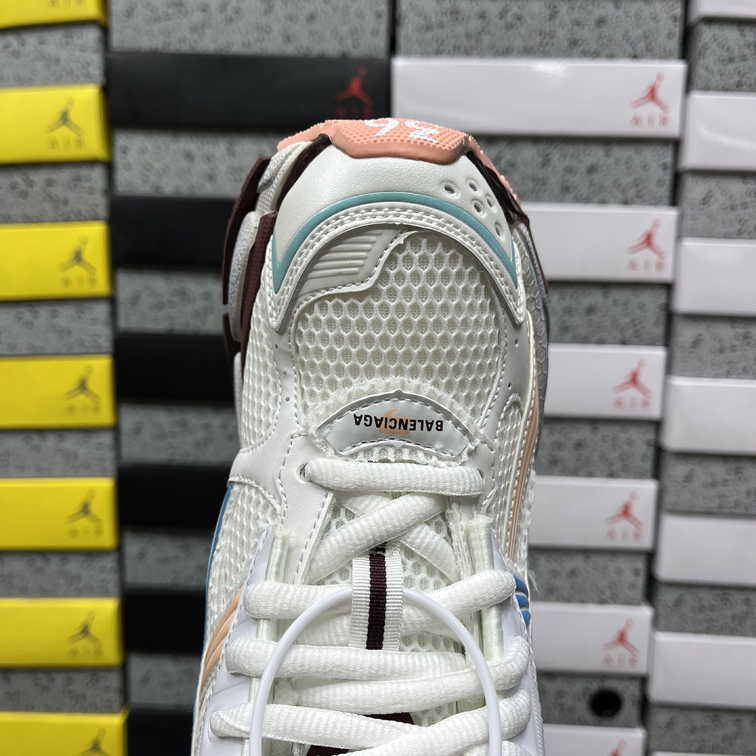 Balenciaga BLCG Runner 7.5 - Image 6