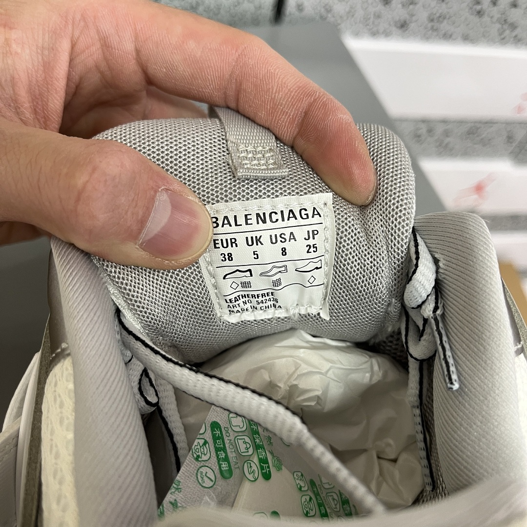 Balenciaga BLCG Track 3.0 - Image 6