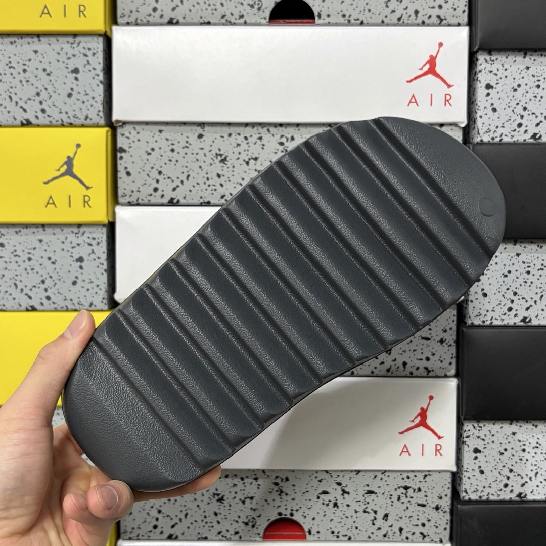 Adidas Yeezy Slide Slate Grey Slides (Matte) - Image 4