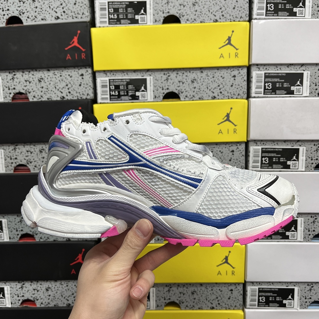 Balenciaga BLCG Runner 7.5 - Image 9
