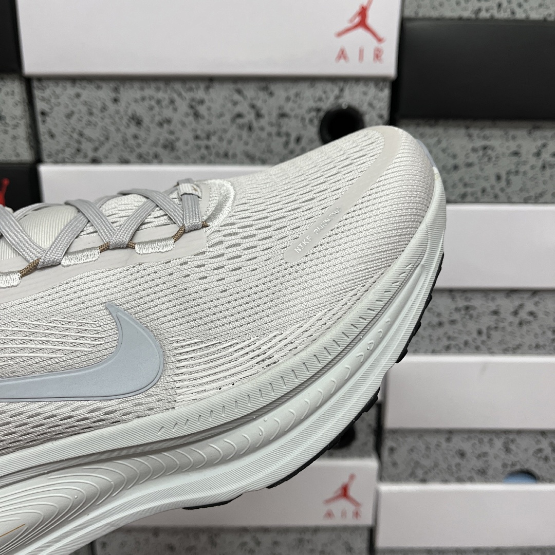 Nike Zoom Vomero - Image 9