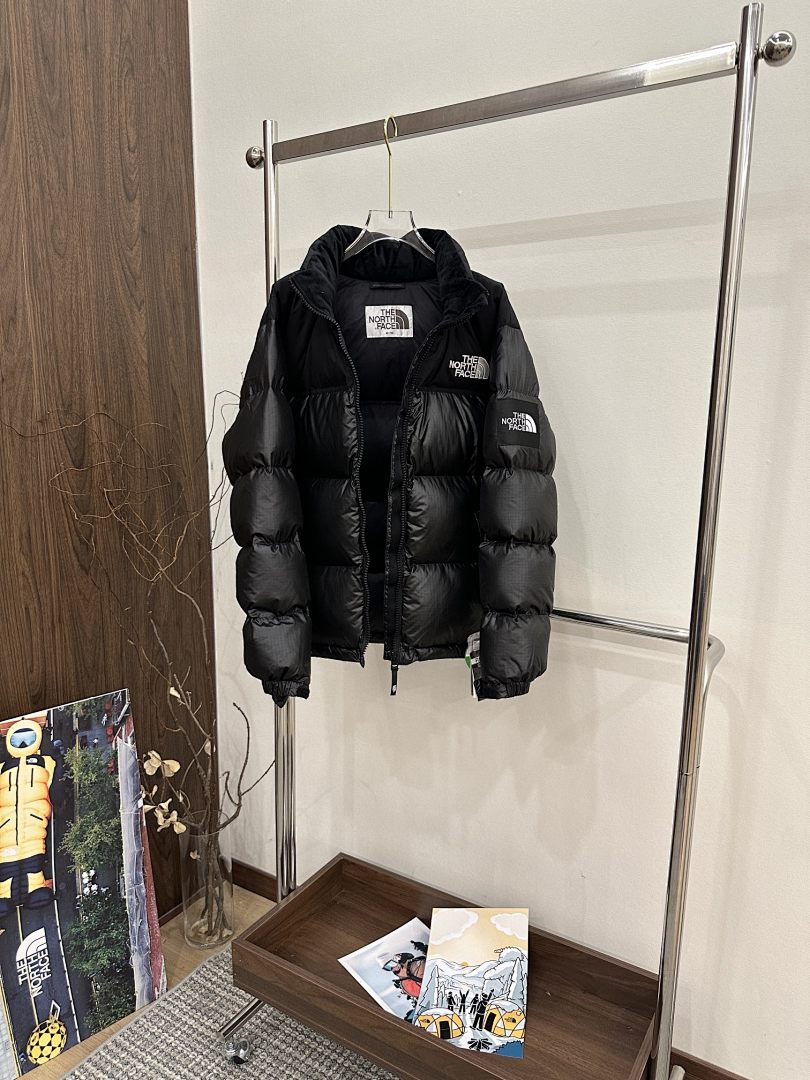 Chanel The North Face White Label Novelty Nuptse Down Jacket (Asia Sizing) - Image 4