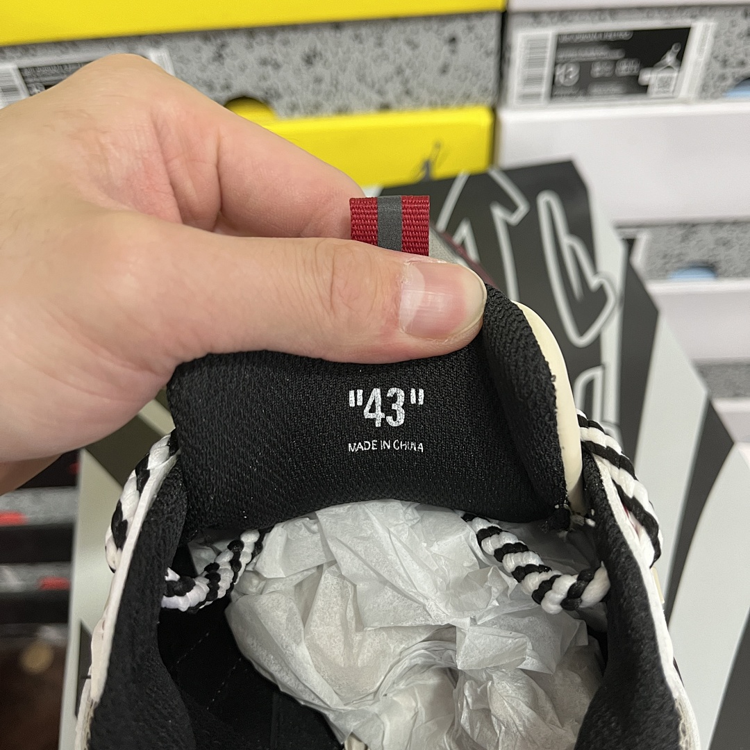 Off-White Be Right Back - Image 2