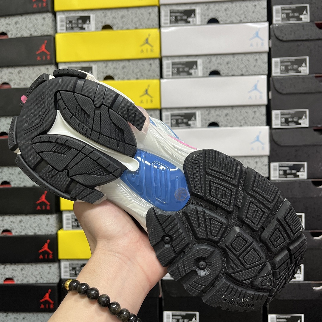 Balenciaga BLCG Runner 7.0 - Image 7