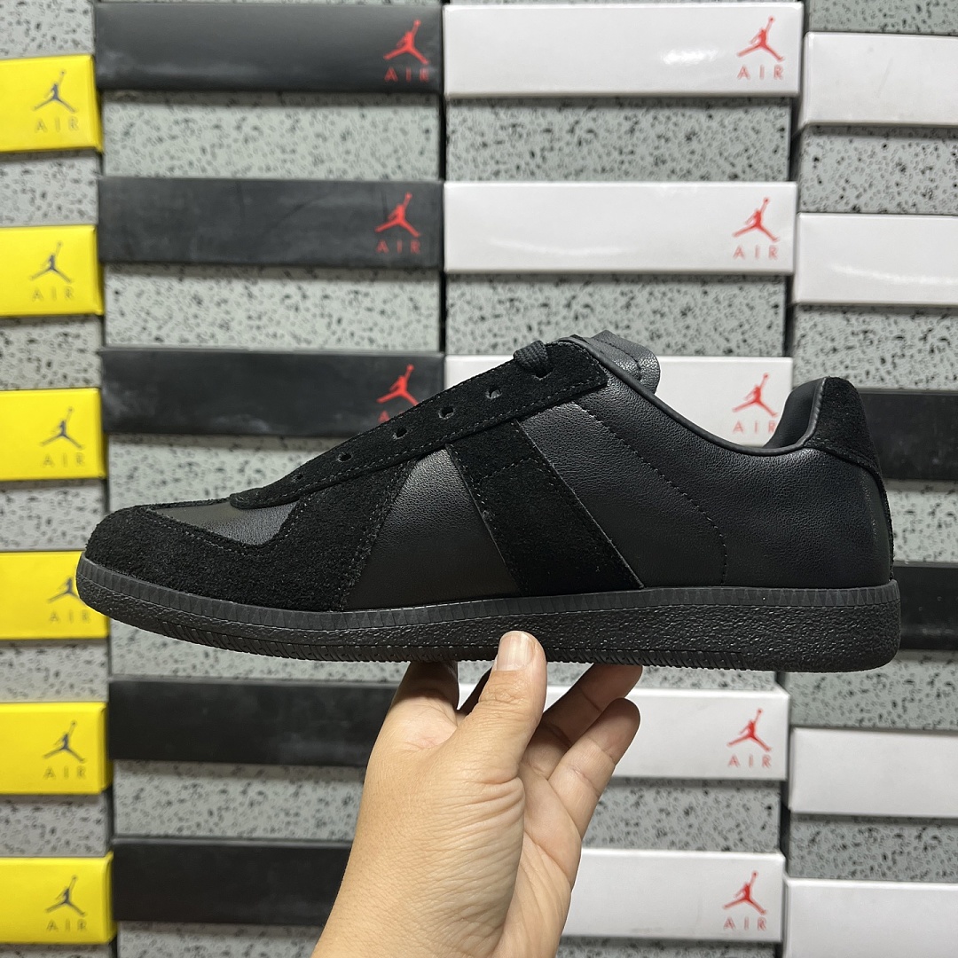 On Running Maison Margiela Replica Triple Black P1897 - Image 2