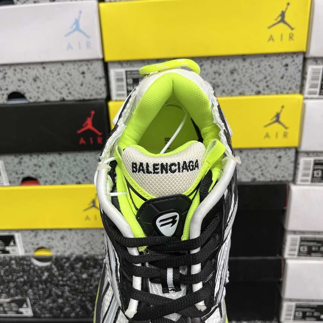 Balenciaga BLCG Runner 7.0 - Image 6