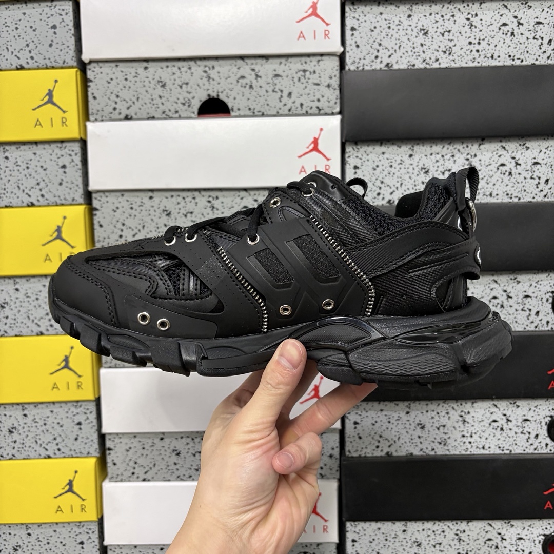 Balenciaga BLCG Track 3.0 - Image 8