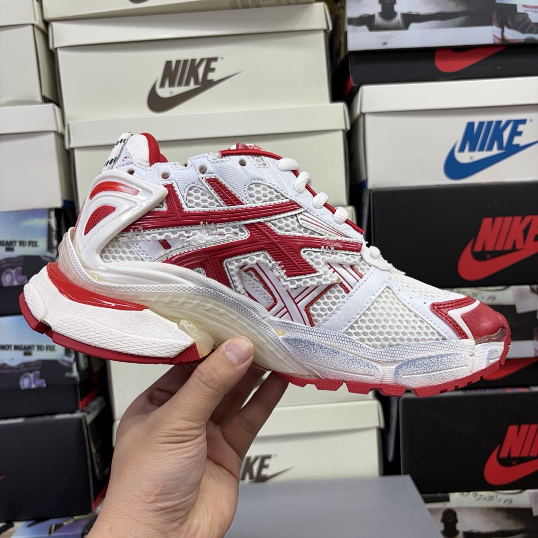 Balenciaga BLCG Runner7.0 - Image 42
