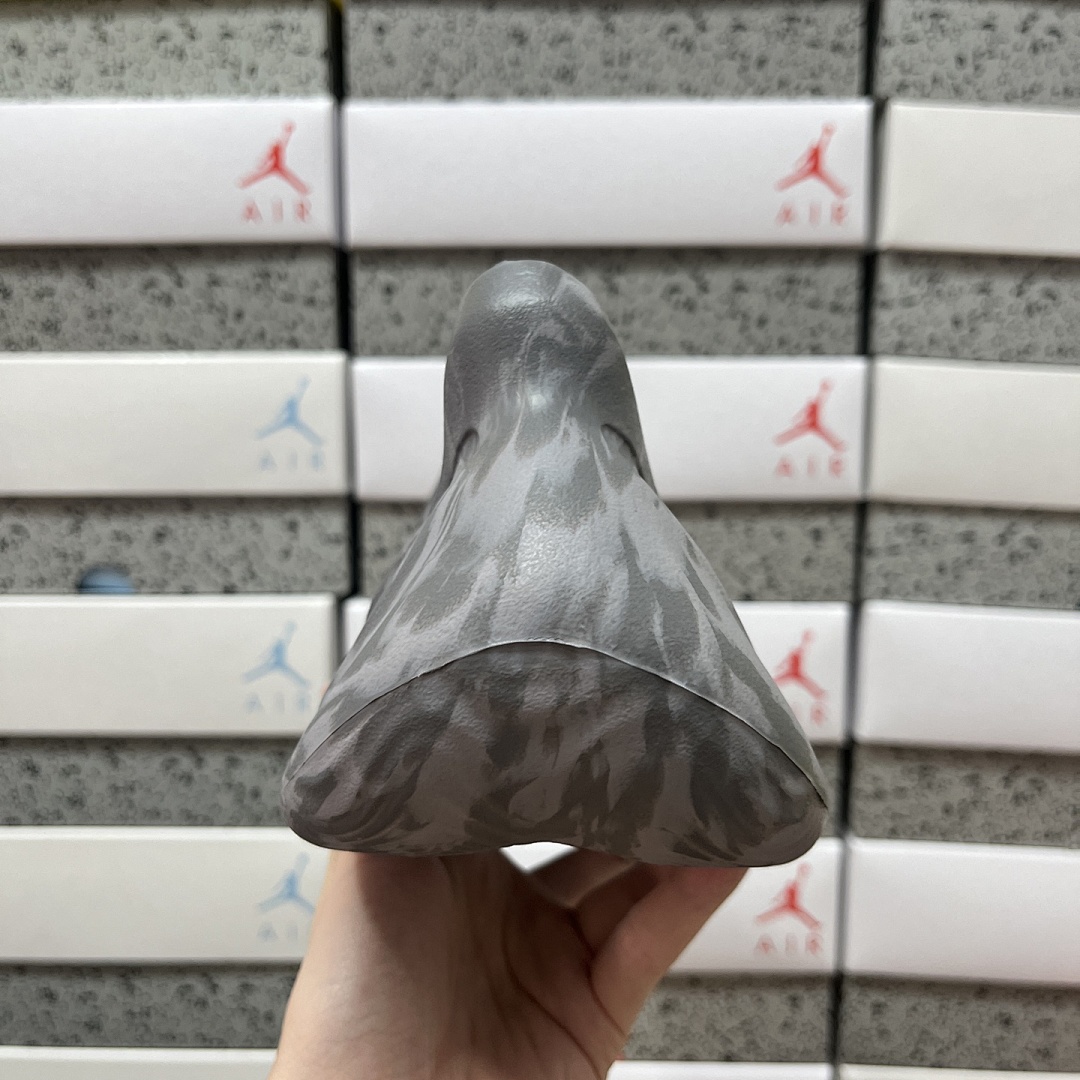 Adidas Slide/Foam Runner - Image 4