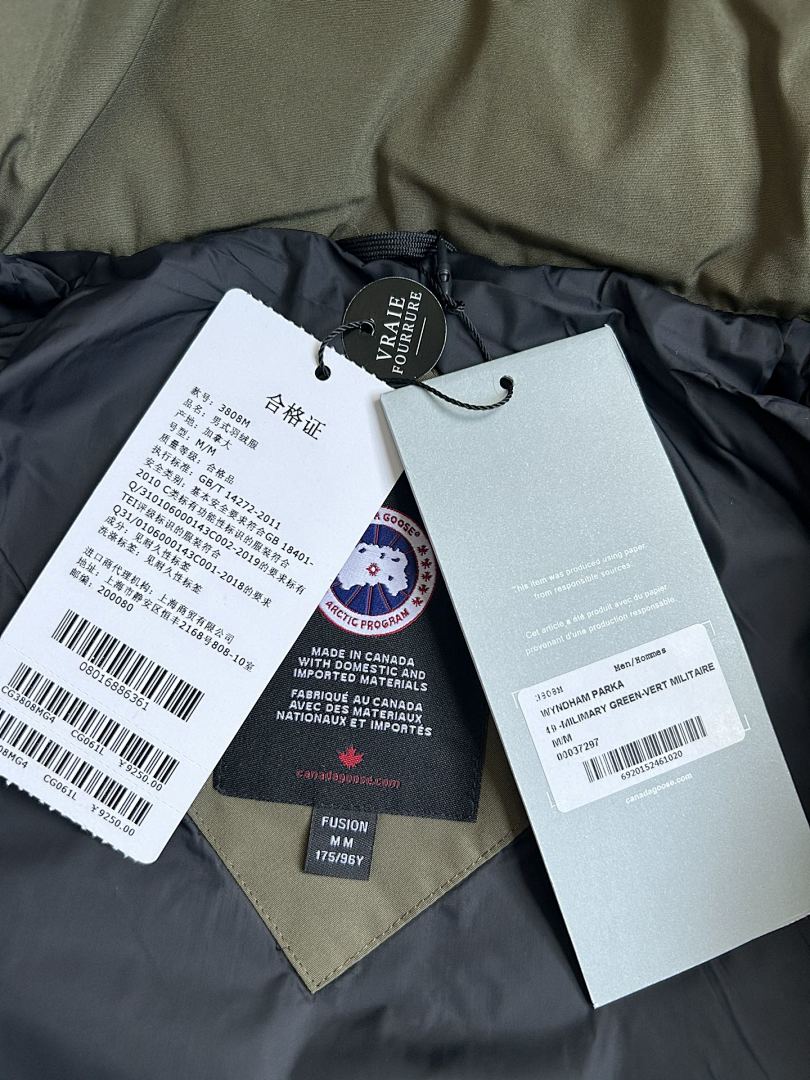 Canada Goose Wyndham Parka - Image 34