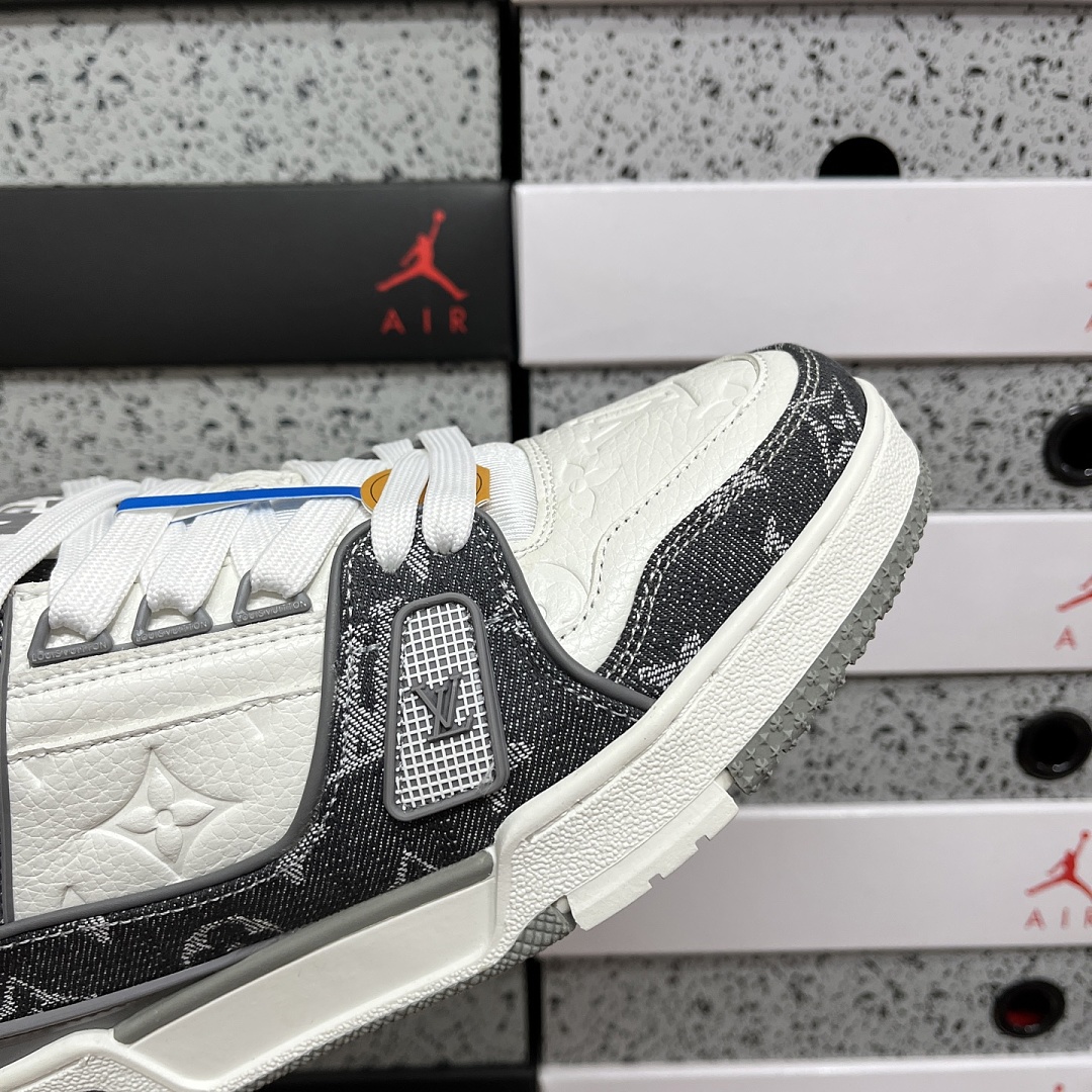 Louis Vuitton Trainer - Image 4