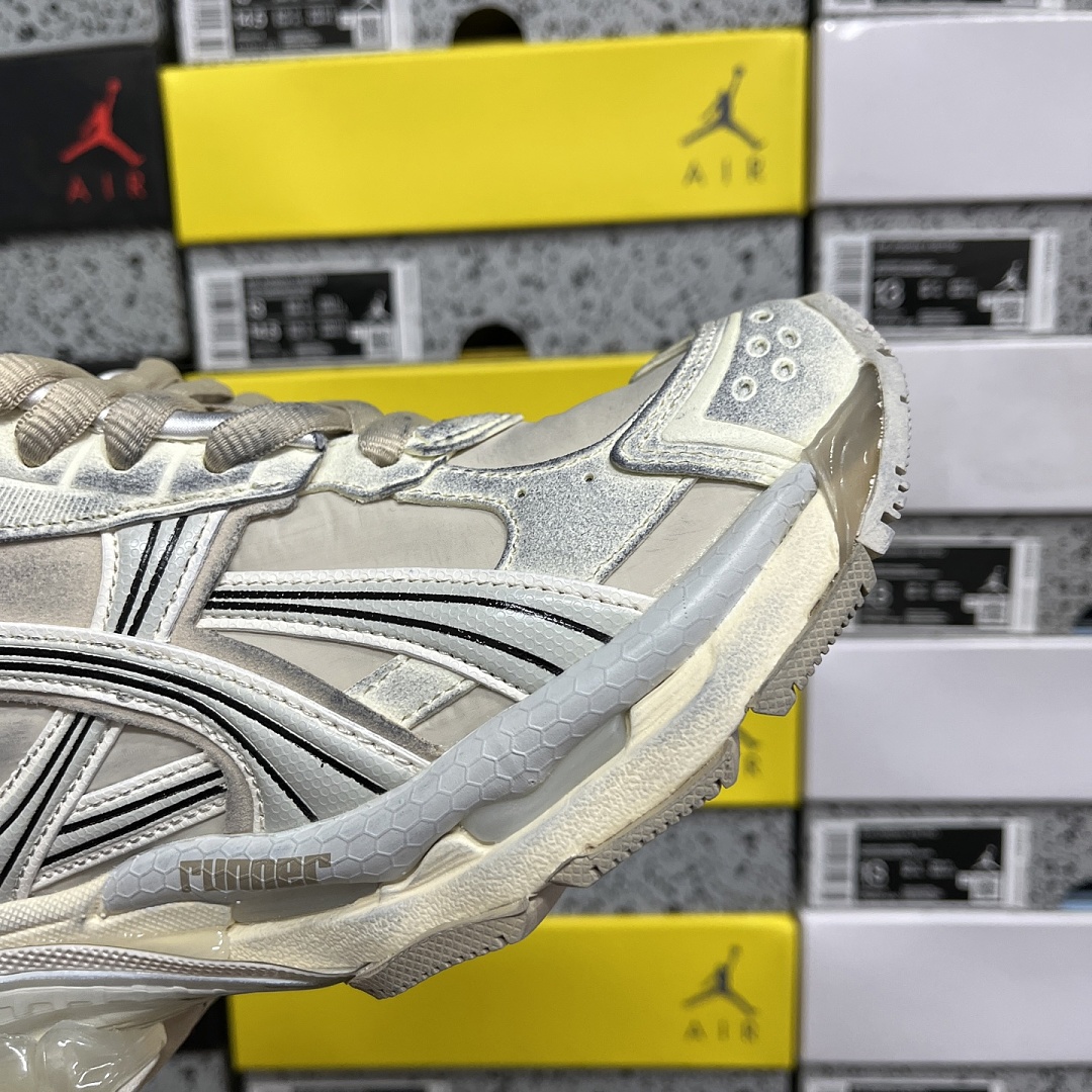 Balenciaga BLCG Runner 7.5 - Image 10