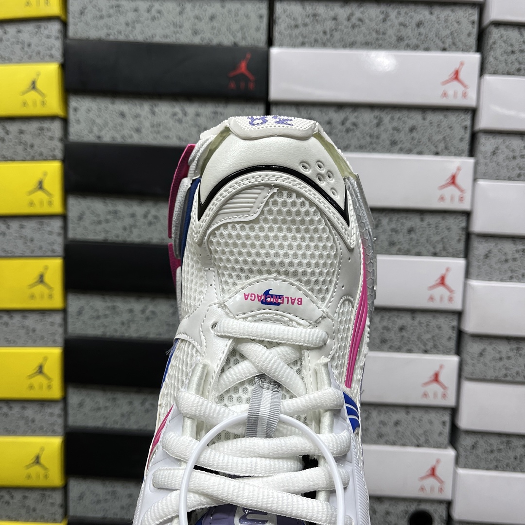 Balenciaga BLCG Runner 7.5 - Image 5