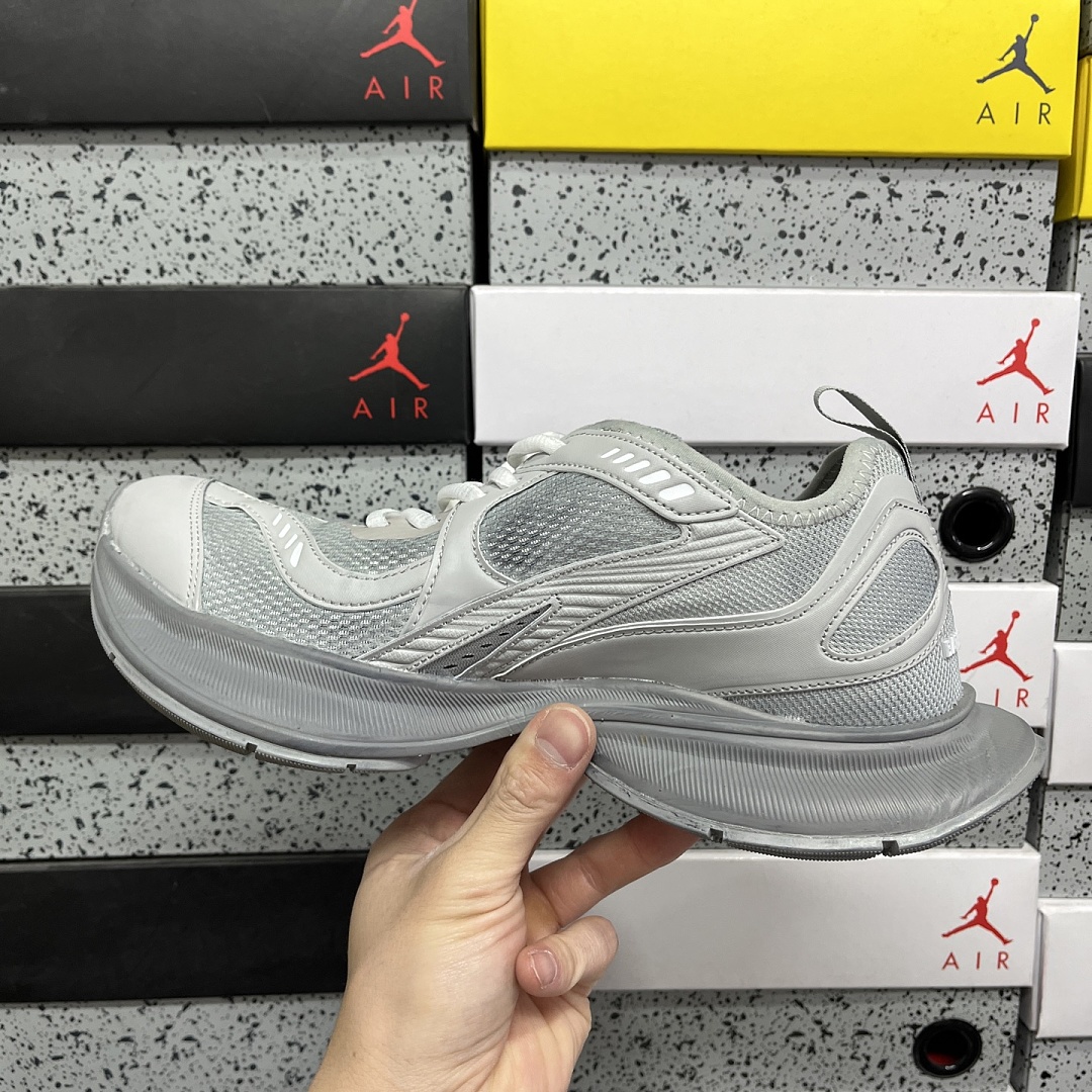 Balenciaga Circuit - Image 25