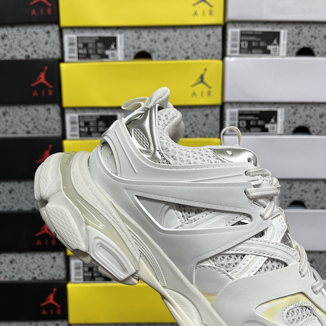 Balenciaga BLCG Track 3.0 - Image 2