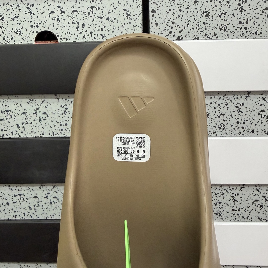 Adidas Slide/Foam Runner - Image 73