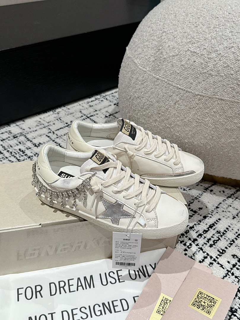 Golden Goose Deluxe Brand 34