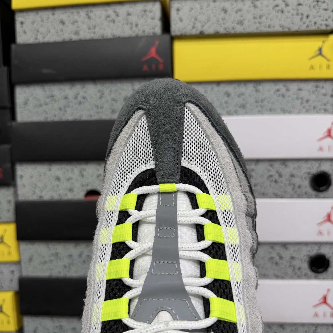 Nike Air Max 95 SP Undefeated Geo NYC Neon IB4523-004 - Image 7