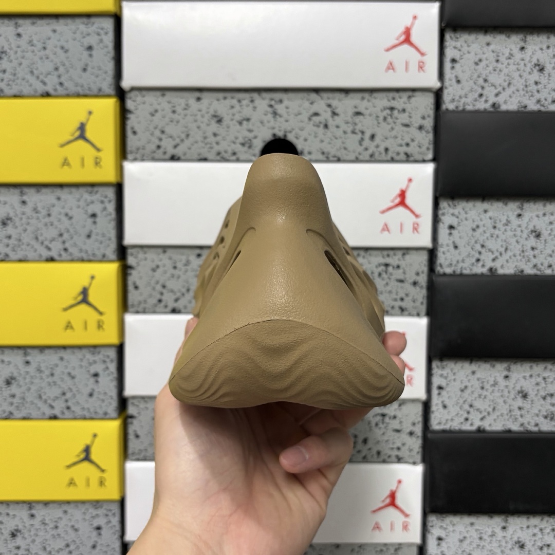 Adidas Yeezy Foam RNR Clay Taupe Clogs - Image 5