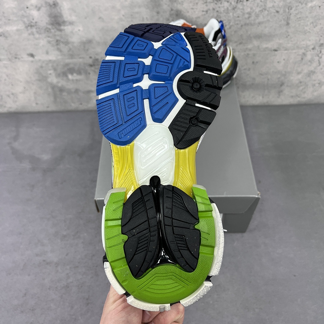 Balenciaga Runner 2.0 - Image 31