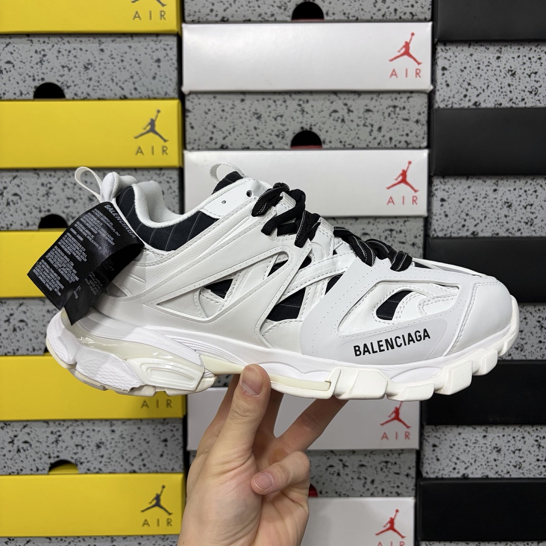 Balenciaga BLCG Track 3.0 - Image 2