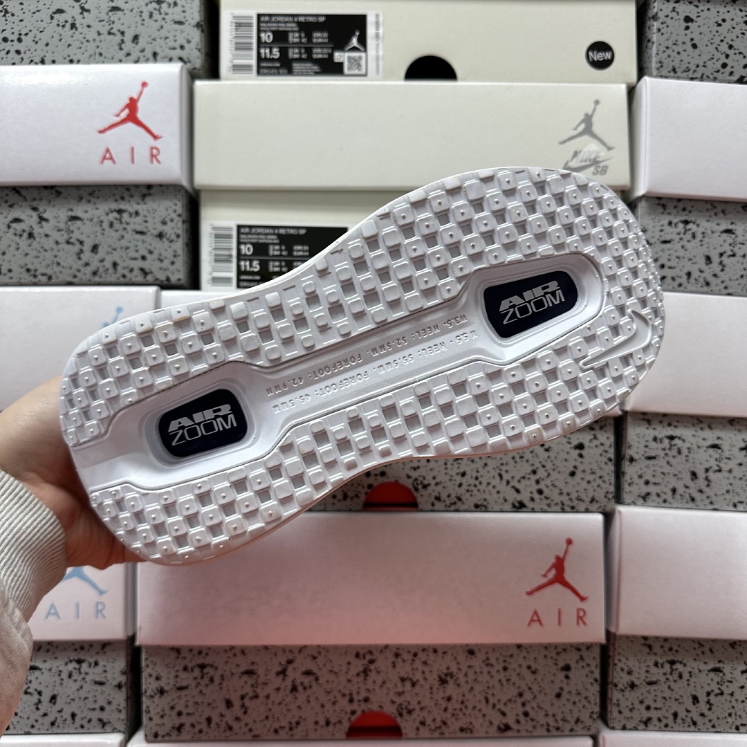 Nike Vomero Premium HQ2050-718 - Image 10